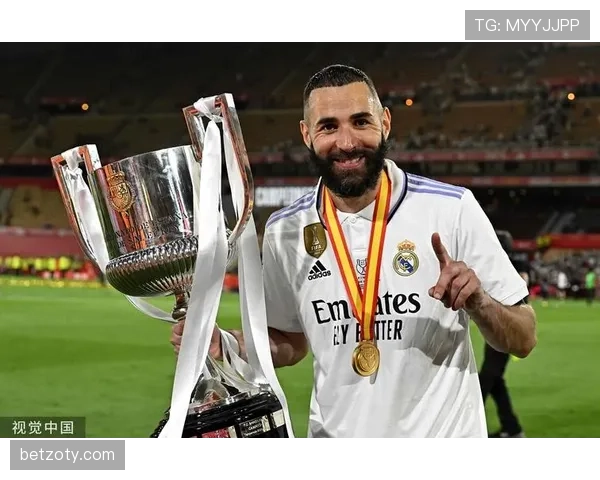 本泽马离队决策评估：战术角色与团队转型适配性分析